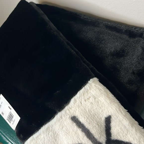 NWT Calvin Klein Faux Fur Black and White Super Soft Scarf with CK Logo - Picture 3 of 5